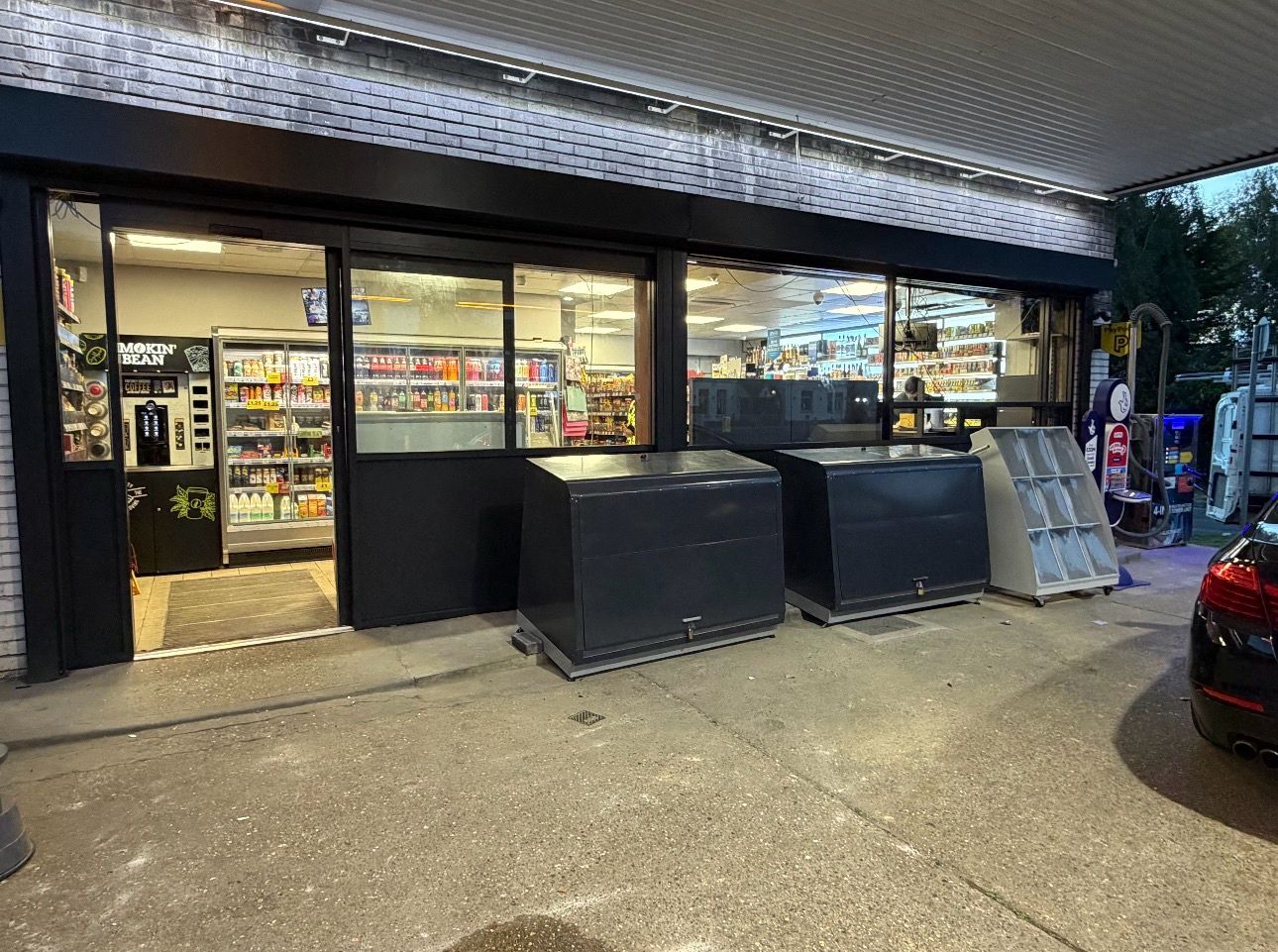 Safehand aluminium shopfront project